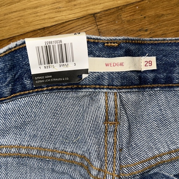 NWT women’s Levi's wedgie jeans 29 - Picture 3 of 5